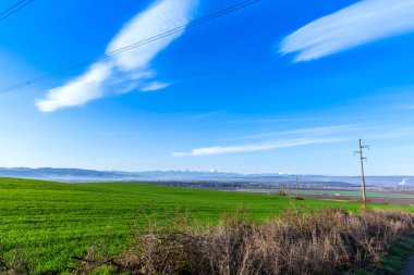 Bulutlu gökyüzü arka plan şaşırtıcı doğa manzaralı
