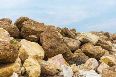 Büyüleyici doğa rocky mountain view mavi gökyüzü ile