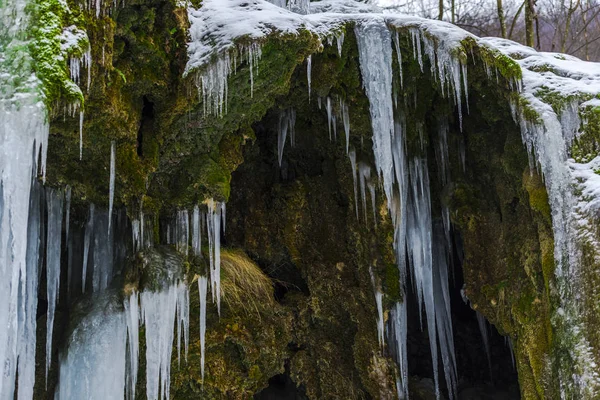 Obrovská Zima Rampouchy Pozadí Přírody — Stock fotografie