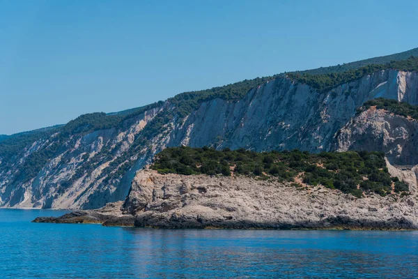 Pintoresca Vista Mar Rocas Cielo Azul — Foto de Stock