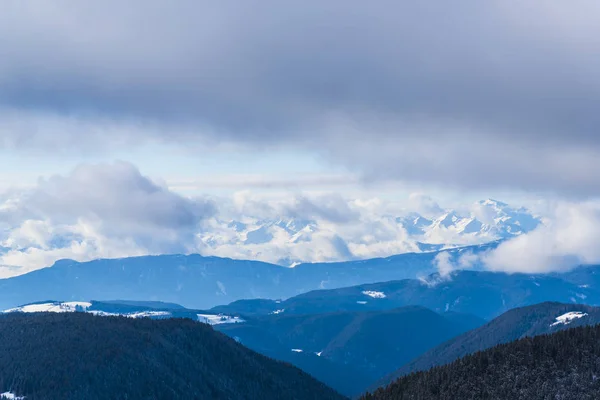 Atemberaubende Aussicht Auf Die Natur Mit Bewölktem Himmel Hintergrund — Stockfoto