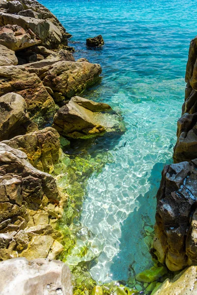 Fascinerande Naturlig Havsutsikt Med Enorma Klippor — Stockfoto