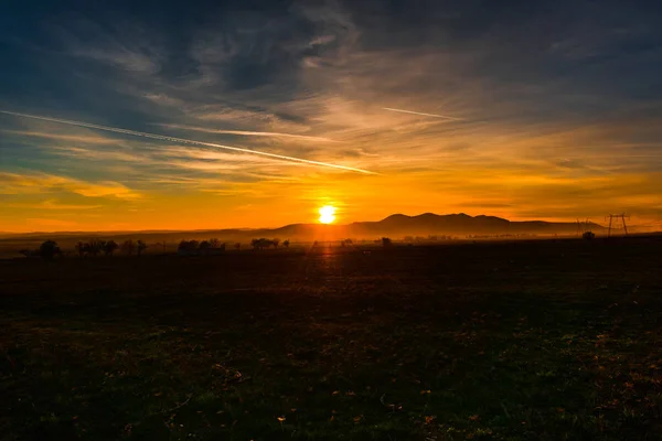 Atemberaubende Aussicht Auf Die Natur Mit Bewölktem Himmel Hintergrund — Stockfoto