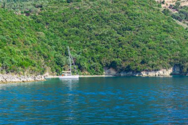 Büyüleyici doğa dağ manzaralı yeşillik ile