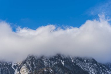 Bulutlu gökyüzü arka plan şaşırtıcı doğa manzaralı