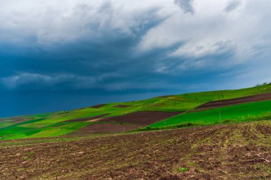 Bulutlu gökyüzü arka plan şaşırtıcı doğa manzaralı