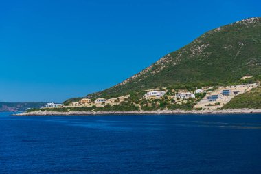 Büyüleyici doğa dağ manzaralı yeşillik ile