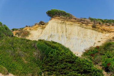dağlarda uçurumun görünümü