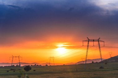 Bulutlu gökyüzü arka plan şaşırtıcı doğa manzaralı