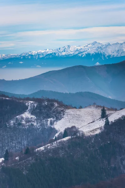 Nature Fascinante Vue Sur Montagne Avec Verdure Ciel Nuageux Bleu — Photo