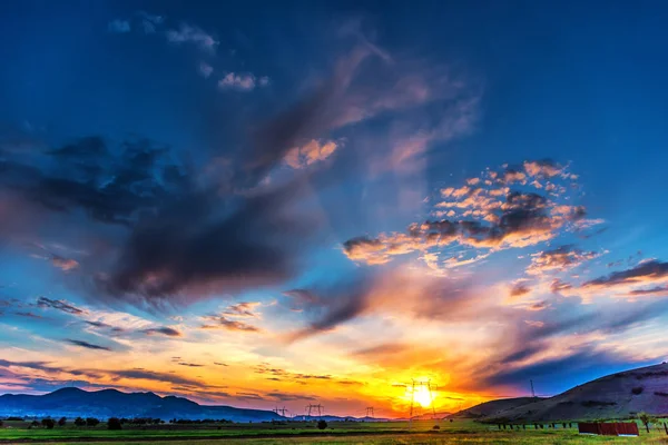 Удивительный Вид Природу Фоне Облачного Неба — стоковое фото