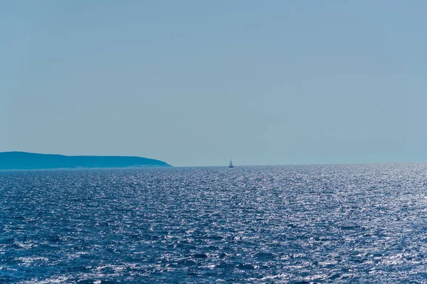 Faszinierender Natur Bergblick Mit Einsamem Boot — Stockfoto