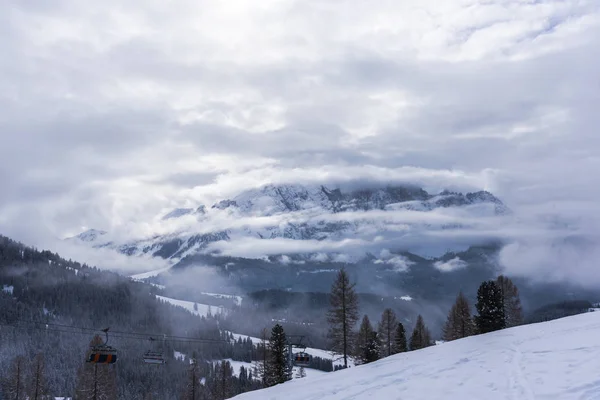 Incroyable Vue Sur Montagne Couverte Neige Duveteuse — Photo