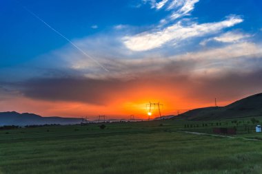 Bulutlu gökyüzü arka plan şaşırtıcı doğa manzaralı
