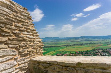 Eski Deva kalesi, kale