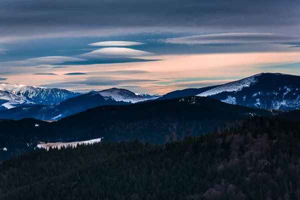 Cielo Hermoso Atardecer Montañas — Foto de Stock