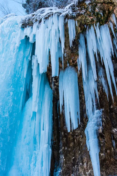 Glaces Froides Énormes Sur Fond Nature — Photo