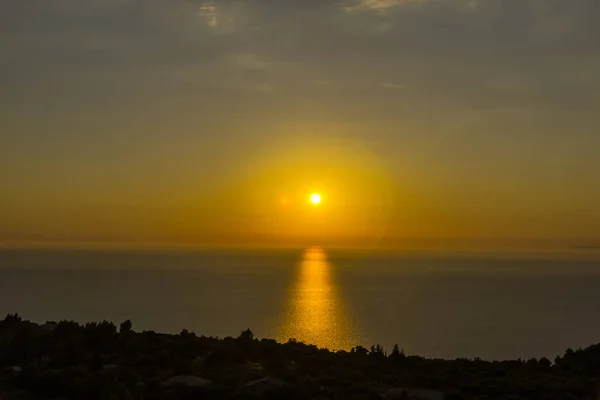 Pôr Sol Incrível Colorido Fundo Bastante Mar — Fotografia de Stock