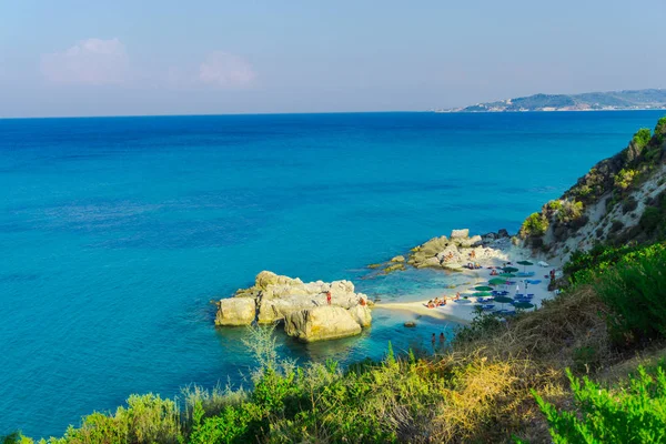 Vista Fascinante Beira Mar Com Lagoa Azul Vegetação — Fotografia de Stock