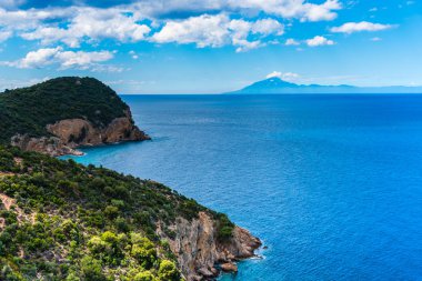 Bulutlu gökyüzü arka plan şaşırtıcı doğa manzaralı
