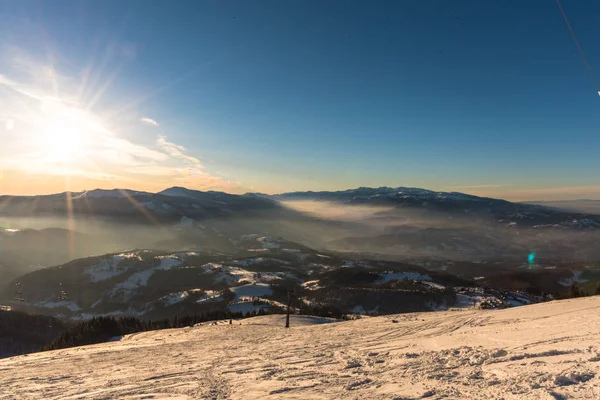 Prachtige Zonsondergang Hemel Bergen Winter — Stockfoto