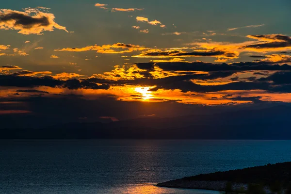 Atemberaubende Aussicht Auf Die Natur Mit Bewölktem Himmel Hintergrund — Stockfoto