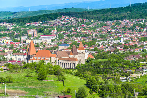 Вид на город Дева, Румыния
