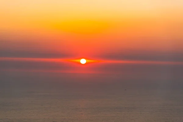 Coucher Soleil Incroyable Coloré Sur Fond Mer Calme — Photo