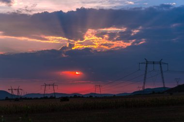 Bulutlu gökyüzü arka plan şaşırtıcı doğa manzaralı
