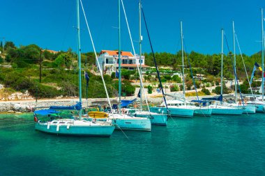 deniz gemi deniz kıyısına yakın tarih demirleyen