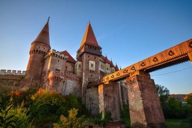 İnanılmaz vintage kale yeşil bina