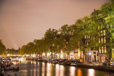 21 Nisan 2017 Amsterdam şehir gece manzarası 