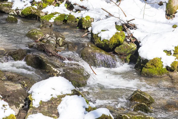 Vue Imprenable Sur Les Cascades Avec Fond Montagne Rocheuse — Photo