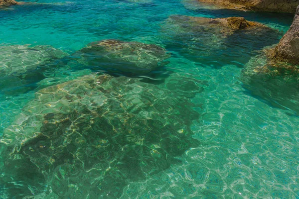 Fascinerande Natur Rocky Med Blå Lagunen — Stockfoto