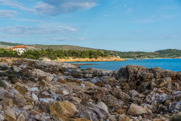 Mar Azul Bonito Sob Céu — Fotografia de Stock