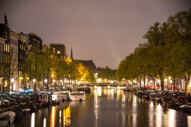 21 Nisan 2017 Amsterdam şehir gece manzarası 
