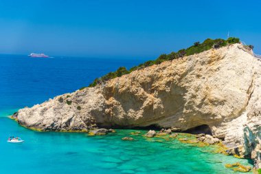 Büyüleyici doğa dağ manzaralı yeşillik ile