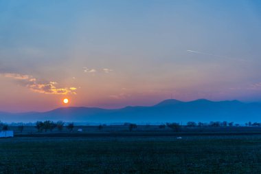 Bulutlu gökyüzü arka plan şaşırtıcı doğa manzaralı
