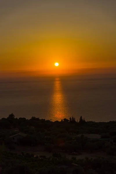 Färgsprakande Fantastisk Solnedgång Ganska Havet Bakgrund — Stockfoto