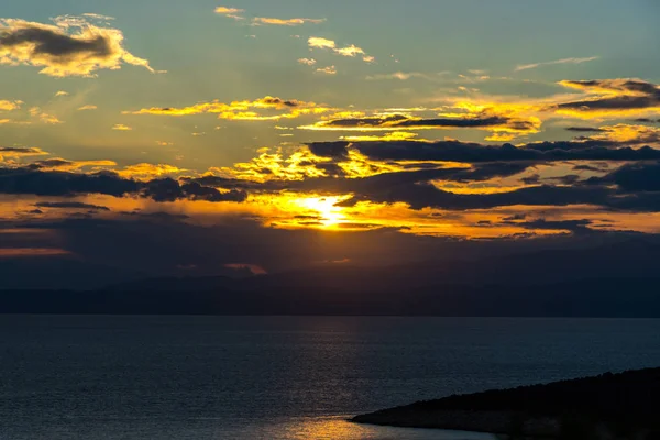 Atemberaubende Aussicht Auf Die Natur Mit Bewölktem Himmel Hintergrund — Stockfoto