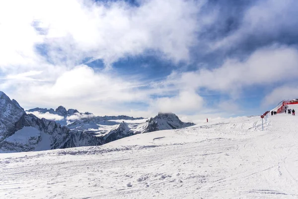 Increíble Vista Montaña Cubierta Nieve Esponjosa — Foto de Stock
