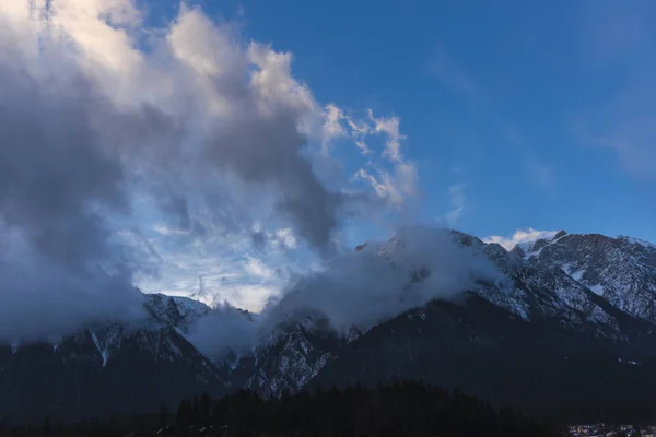 Increíble Vista Naturaleza Con Fondo Cielo Nublado — Foto de Stock