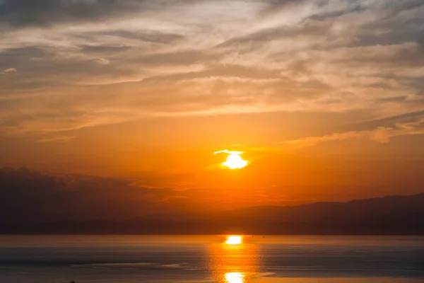 Atemberaubende Aussicht Auf Die Natur Mit Bewölktem Himmel Hintergrund — Stockfoto