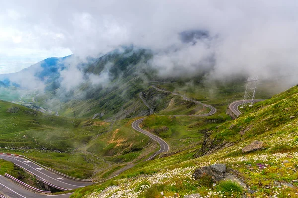 Fascinante Vista Montaña Naturaleza Con Vegetación Cielo Azul Nublado — Foto de Stock