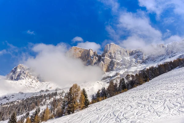 Incroyable Vue Sur Montagne Couverte Neige Duveteuse — Photo