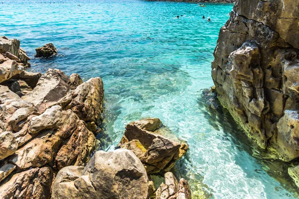 Büyük Kayalar Büyüleyici Doğal Deniz Manzaralı — Stok fotoğraf