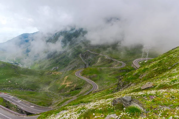 Fascinante Vista Montaña Naturaleza Con Vegetación Cielo Azul Nublado — Foto de Stock