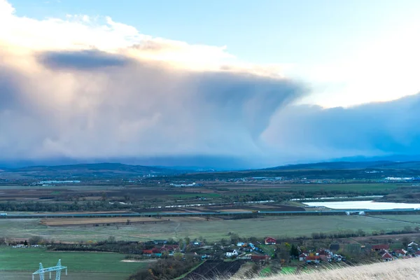 Fantastisk Natur Visa Med Molnig Himmel Bakgrund — Stockfoto