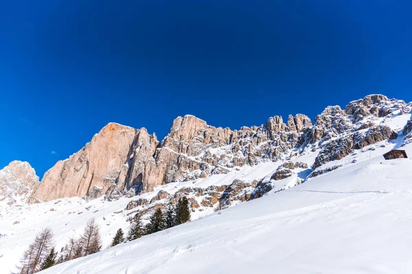 Vista Incrível Montanha Coberta Com Neve Fofa — Fotografia de Stock