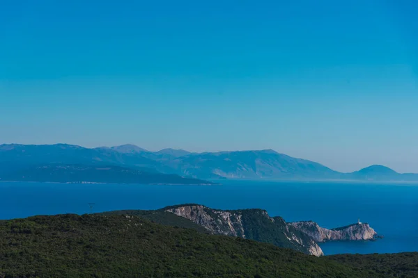 Fascinante Vista Montaña Naturaleza Con Vista Mar Cielo Azul — Foto de Stock